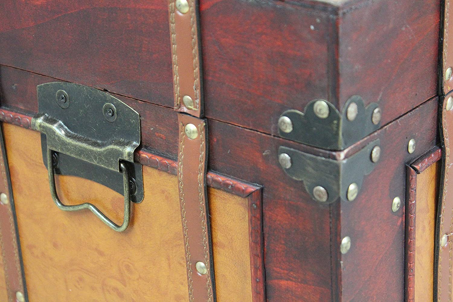 wooden sstorage trunk