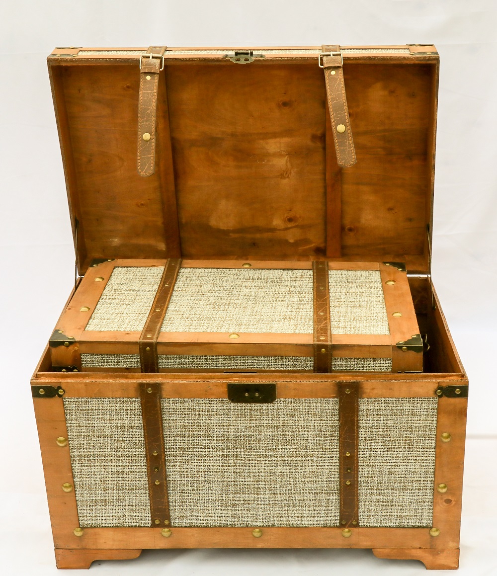 wooden storage trunk (1)