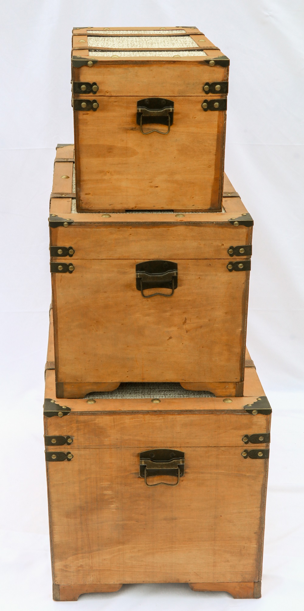 wooden storage trunk (3)